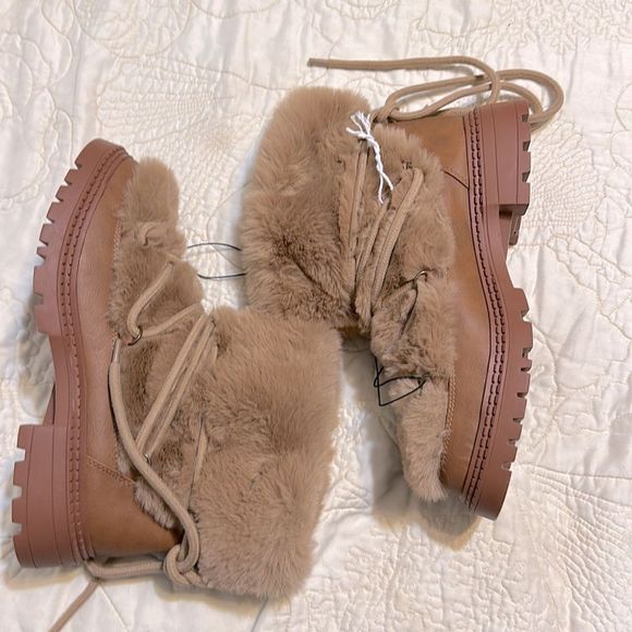 American Eagle Outfitters Shoes - American Eagle faux fur boots